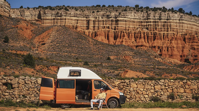 오지 여행은 꿈꾸던 휴가와 현실 사이의 간극을 짧은 시간에 보여줄 수 있다 
