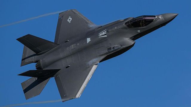 F-35 라이트닝 II 스텔스 전투기