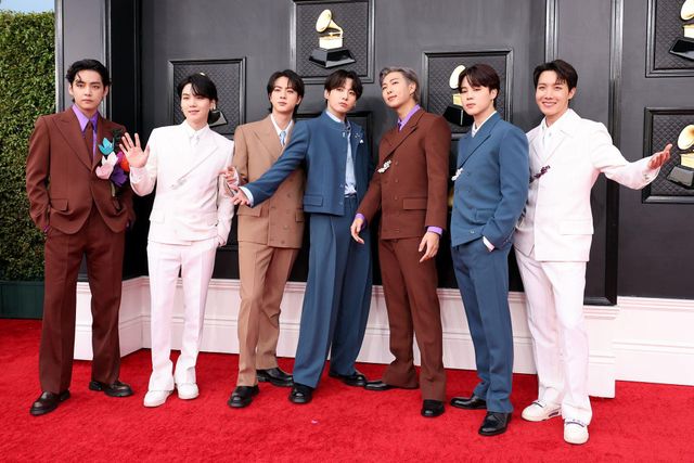 2022 그래미 어워즈 레드카펫에 선 BTS 멤버들