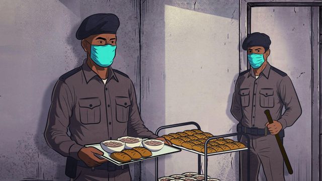 마스크를 쓴 교도관들이 음식을 나르는 모습을 그린 일러스트. 한 명은 빵 세 개와 수프 그릇들이 담긴 쟁반을 들고 있고, 다른 한 명은 빵이 실린 카트를 끌고 있다.