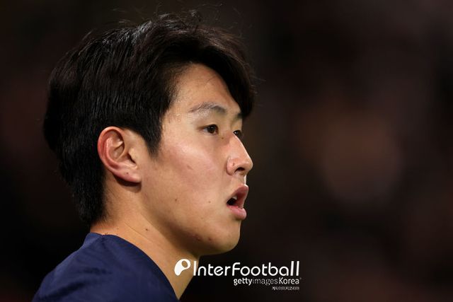 PSG는 이강인 신드롬을 제대로 활용하려고 한다. 실력과 마케팅 가치를 두루 겸비한 이강인은 PSG 입장에선 복덩이와 다름 없다