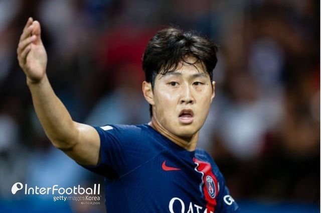 PSG는 이강인 신드롬을 제대로 활용하려고 한다. 실력과 마케팅 가치를 두루 겸비한 이강인은 PSG 입장에선 복덩이와 다름 없다