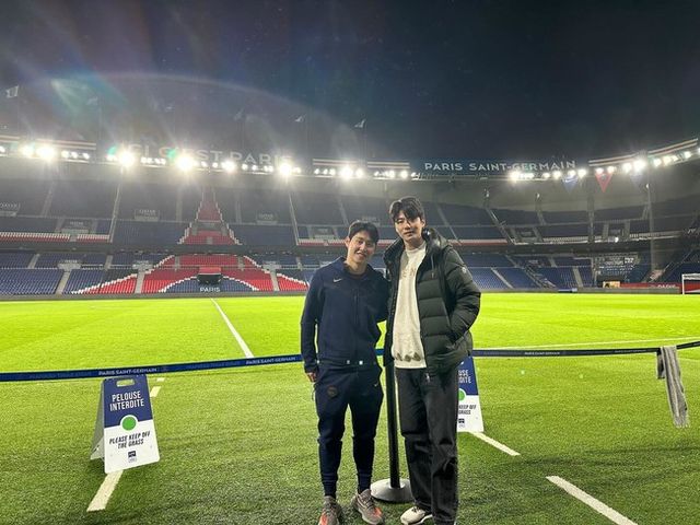 사진= 기성용 SNS,&nbsp;기성용(34‧FC서울)이 파리 생제르맹 홈구장 파르크 데 프랭스에서 이강인(22‧파리 생제르맹)을 만났다.