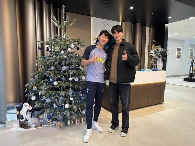 사진= 기성용 SNS,&nbsp;기성용(34‧FC서울)이 손흥민(31‧토트넘 훗스퍼)과 사진을 찍었다.