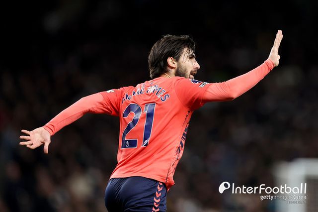 [사진= 게티 이미지]&nbsp;토트넘 훗스퍼는 24일 오전 0시(한국시간) 토트넘 훗스퍼 스타디움에서 열린 2023-24시즌 프리미어리그(PL) 18라운드에서 에버턴을 2-1로 제압했다. 손흥민이 전반 18분에 득점에 성공했다.