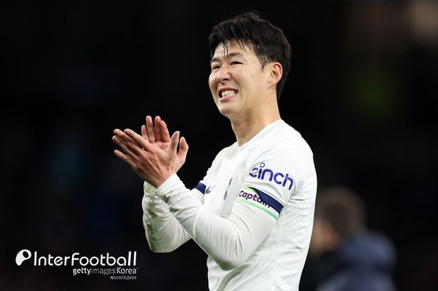 [사진= 게티 이미지]&nbsp;토트넘 훗스퍼는 24일 오전 0시(한국시간) 토트넘 훗스퍼 스타디움에서 열린 2023-24시즌 프리미어리그(PL) 18라운드에서 에버턴을 2-1로 제압했다. 손흥민이 전반 18분에 득점에 성공했다.