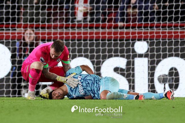 사진=게티이미지. 허리 부상을 당해 교체되는 황희찬