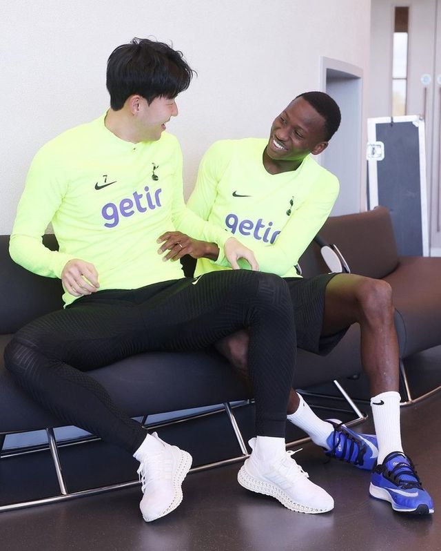 사진=파페 사르 SNS