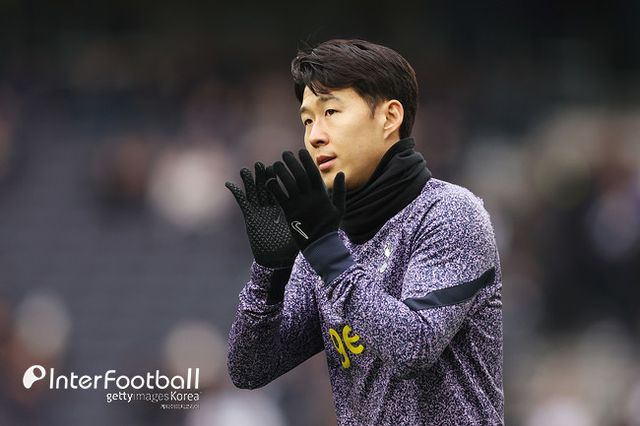 [사진= 게티 이미지]&nbsp;토트넘 훗스퍼는 10일(한국시간) “라이프치히에서 티모 베르너를 임대 영입했다는 소식을 전하게 되어 기쁘다. 독일 국가대표 출신인 베르너는 이번 시즌이 끝날 때까지 임대 계약으로 클럽에 합류하며, 여름에 영구 계약을 맺을 수 있는 옵션이 있다. 등번호 16번을 달게 된다”라고 공식 발표했다.