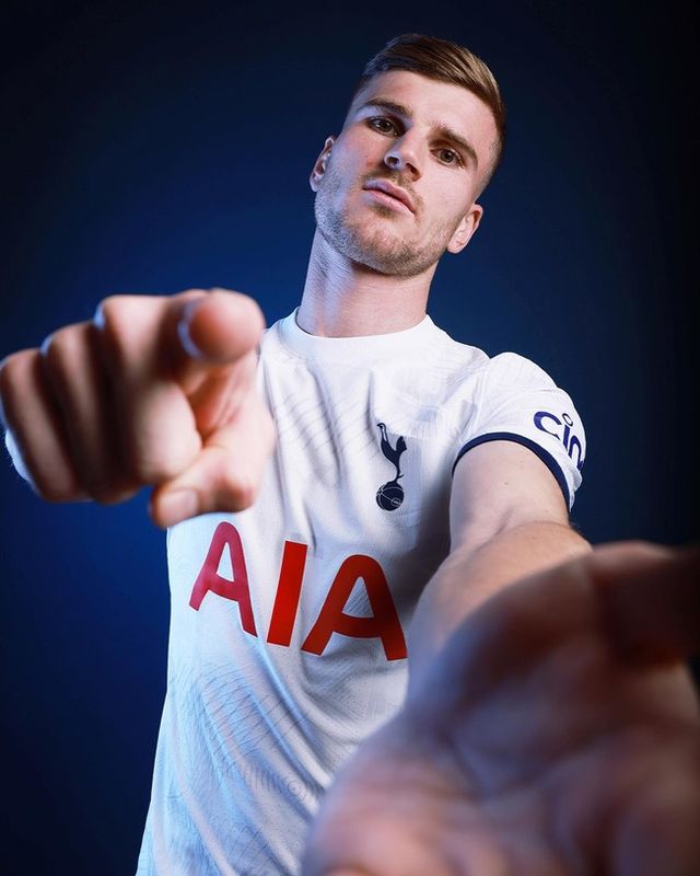 [사진= 토트넘 훗스퍼 SNS]&nbsp;토트넘 훗스퍼는 10일(한국시간) “라이프치히에서 티모 베르너를 임대 영입했다는 소식을 전하게 되어 기쁘다. 독일 국가대표 출신인 베르너는 이번 시즌이 끝날 때까지 임대 계약으로 클럽에 합류하며, 여름에 영구 계약을 맺을 수 있는 옵션이 있다. 등번호 16번을 달게 된다”라고 공식 발표했다.