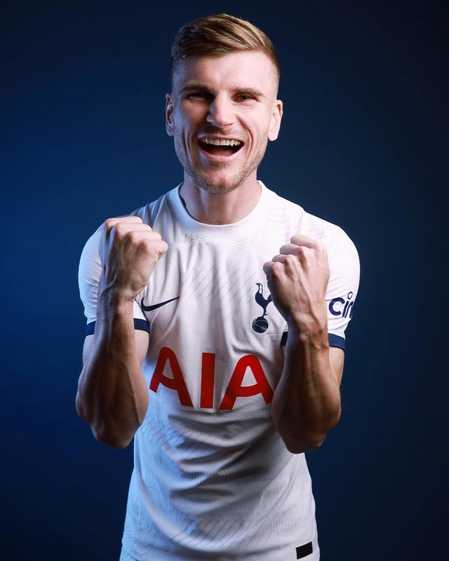 [사진= 토트넘 훗스퍼 SNS]&nbsp;토트넘 훗스퍼는 10일(한국시간) “라이프치히에서 티모 베르너를 임대 영입했다는 소식을 전하게 되어 기쁘다. 독일 국가대표 출신인 베르너는 이번 시즌이 끝날 때까지 임대 계약으로 클럽에 합류하며, 여름에 영구 계약을 맺을 수 있는 옵션이 있다. 등번호 16번을 달게 된다”라고 공식 발표했다.