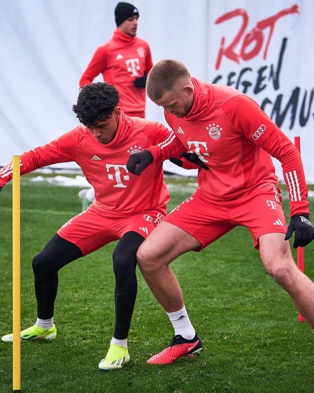 [사진= 바이에른 뮌헨 SNS] 에릭 다이어(29)가 뮌헨 입단 기자회견을 진행했다.&nbsp;크리스토프 프로인트 뮌헨 단장은 "물론 해리 케인은 다이어에 관해 잘 알고 있다. 하지만 그가 이적을 주도한 것은 아니다. 그래도 케인과 얘기를 나눈 것은 분명하다"라고 밝혔다.