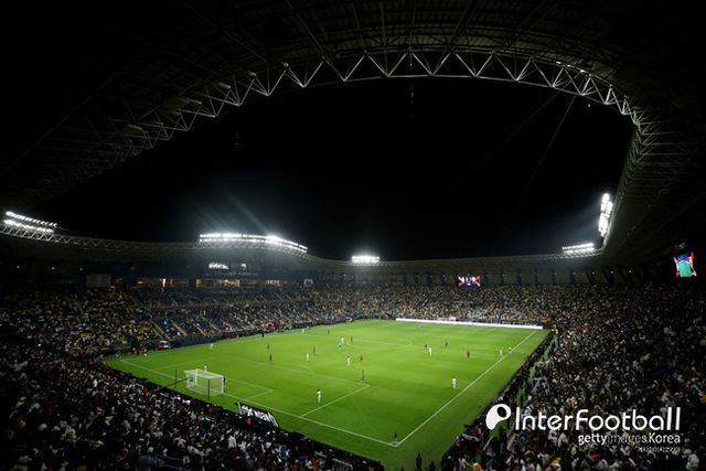 [사진= 게티 이미지] 레알은 14일 오전 4시(한국시간) 사우디아라비아 리야드에 위치한 킹 사우드 유니버시티 스타디움에서 열린 2024시즌 수페르코파 데 에스파냐(스페인 슈퍼컵) 결승에서 바르셀로나를 4-1로 대파했다.