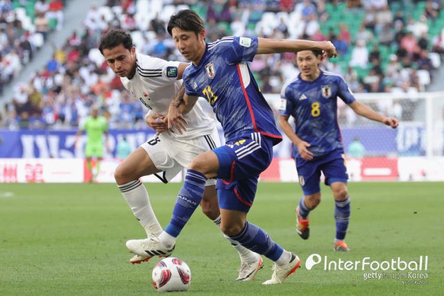 베트남전과 이라크전 졸전으로 궁지에 몰린 일본. 잘츠부르크 시절 황희찬과 호흡했던 미나미노는 도전자라는 각오로 당장 눈앞에 있는 경기부터 승리하겠다며 각오를 불태웠다.[사진=게티 이미지]