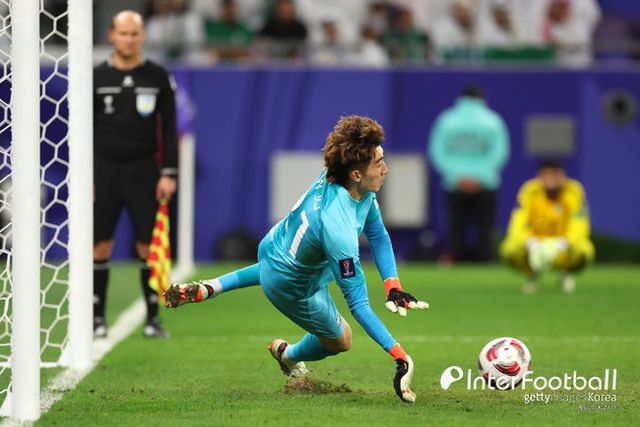 '빛현우' 조현우가 탈락 위기에 직면했던 대한민국을 구했다. 승부차기까지 돌입한 혈투 속에서 눈부신 선방으로 8강 진출을 견인했다.[사진=게티 이미지]