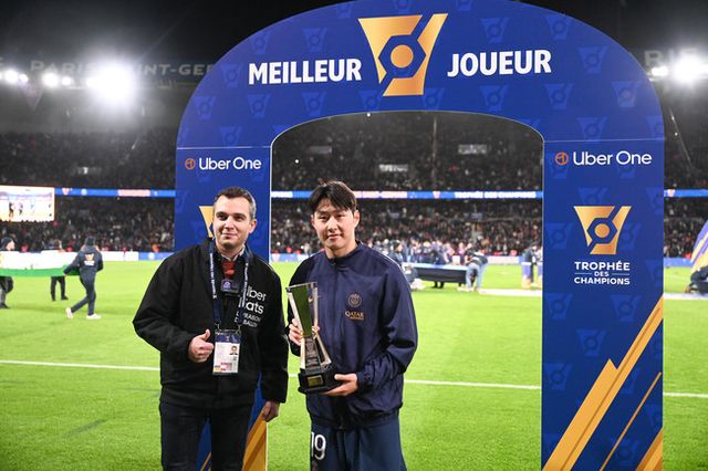 [사진=]이강인이 트로페 데 샹피옹에서 공식 MVP에 선정됐다.