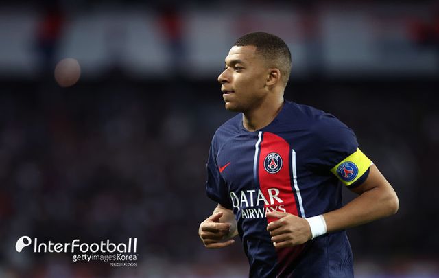 [사진=게티이미지]프랑스 ‘풋 메르카토’의 산티 아우나 기자는 8일&nbsp;“음바페는 레알에 합류한다. 기나긴 드라마가 끝날 것 같다. 레알은 음바페 영입을 위해 계속해서 제안을 보냈다. 음바페는 상황 통제를 원한다. 협상 진전이 이뤄졌고 레알과 합의에 이르렀다”고 알렸다.