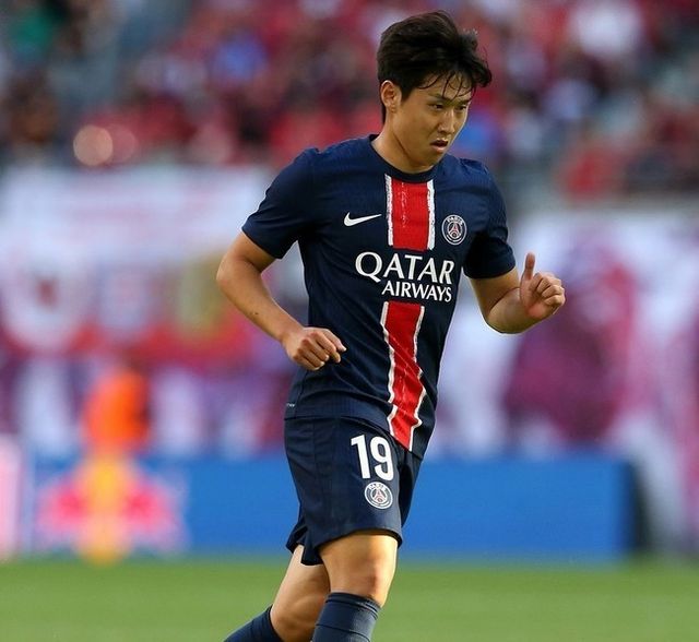 사진=파리 생제르맹/이강인은 이번 경기에서 득점하면서 리그 득점 공동 4위가 됐다. 이강인은 8경기에 출전해 4골을 터트렸다. 교체 투입이 많은 것을 감안하면 엄청난 득점력이었다. 이강인이 주전으로 기용됐다면 이강인의 득점 기록은 더 좋았을 것이다.