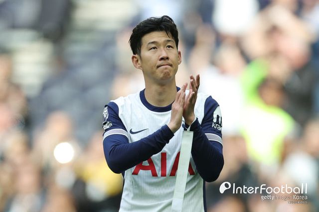 사진=게티 이미지/폰세카 감독은 “최근 축구에서 모든 선수는 공격과 수비를 할 줄 알아야 한다”라고 이야기했다. 그러면서 “우리 팀에는 그런 선수들이 많다. 다른 팀들도 마찬가지다. 손흥민이 예시다. 손흥민은 박스 투 박스 선수다. 이 표현은 중앙 미드필더와 관련이 있지만 모두가 박스 투 박스 선수다”라고 전했다.