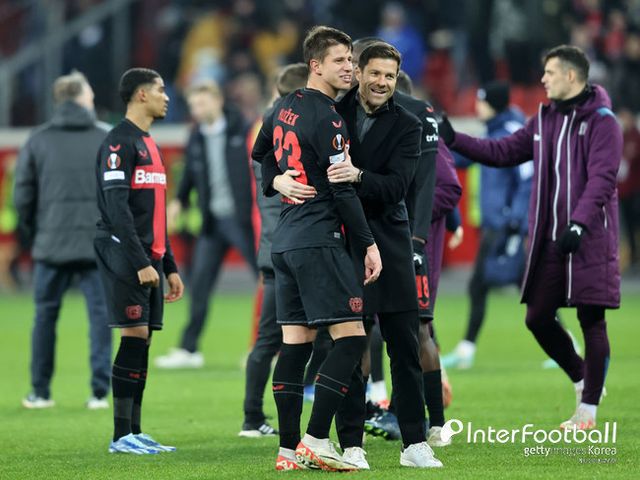 사진=게티 이미지/글로벌 축구 매체 ‘골닷컴’은 “맨시티는 알론소 감독을 과르디올라 감독의 잠재적인 후임 감독으로 꼽았다. 레버쿠젠도 알론소 감독의 이탈을 대비해 새로운 감독을 찾고 있다”라고 보도했다.