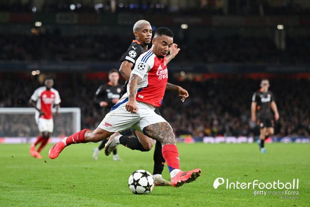 사진=게티 이미지/아스널은 23일 오전 4시(한국시간) 영국 런던에 위치한 에미레이츠 스타디움에서 열린 2024-25시즌 유럽축구연맹(UEFA) 챔피언스리그(UCL) 리그 페이즈 3차전에서 샤흐타르에 1-0으로 승리했다.