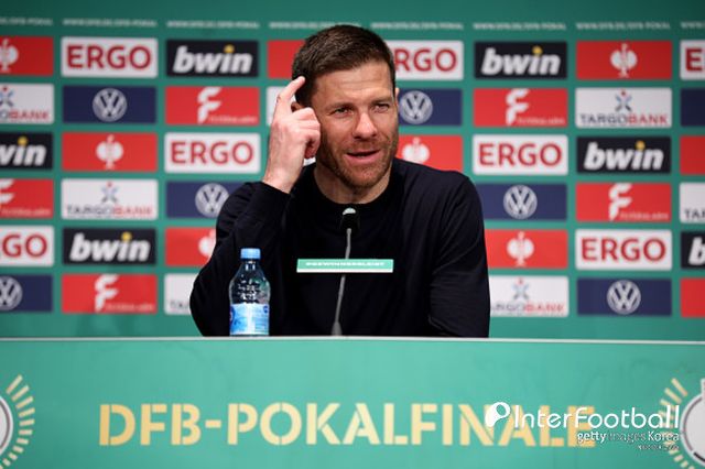 사진=게티 이미지/글로벌 축구 매체 ‘골닷컴’은 “맨시티는 알론소 감독을 과르디올라 감독의 잠재적인 후임 감독으로 꼽았다. 레버쿠젠도 알론소 감독의 이탈을 대비해 새로운 감독을 찾고 있다”라고 보도했다.