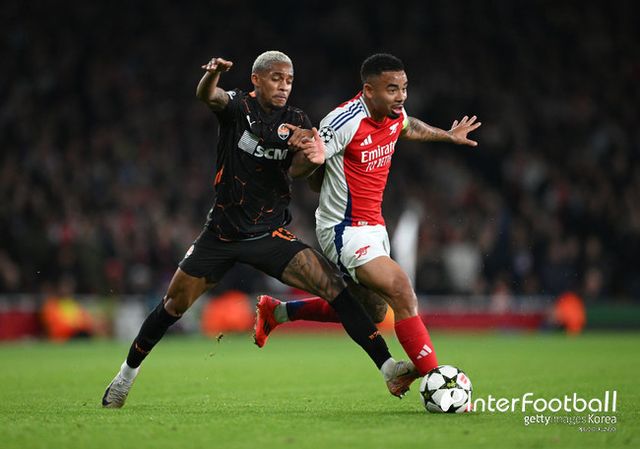사진=게티 이미지/아스널은 23일 오전 4시(한국시간) 영국 런던에 위치한 에미레이츠 스타디움에서 열린 2024-25시즌 유럽축구연맹(UEFA) 챔피언스리그(UCL) 리그 페이즈 3차전에서 샤흐타르에 1-0으로 승리했다.