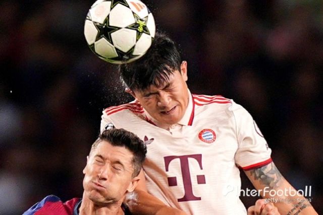 사진=게티 이미지/페르민&nbsp;로페스는 “그게 파울이었나? 김민재가 쉽게 날아가기엔 그는 너무 무겁다”라고 이야기했다.