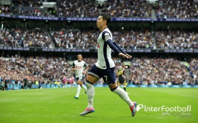 사진=게티 이미지/엔제 포스테코글루 감독은 크리스탈 팰리스전을 앞두고 "손흥민은 아직 100%의 컨디션이 아니다. 그는 오늘 훈련하지 않을 것이다. 주말(팰리스전)에는 뛰지 못할 것 같고, 이후에 어떻게 될지 지켜보겠다"라고 이야기했다.