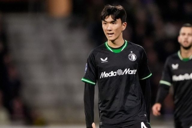 사진=페예노르트/페예노르트 로테르담은 27일 오후 8시 15분(한국시간) 네덜란드 위트레흐트에 위치한 스타디온 할헨바르트에서 열린 2024-25시즌 네덜란드 에레디비시 9라운드에서 위트레흐트에 2-0으로 승리했다. 이로써 페예노르트는 5승 4무(승점 19)로 리그 3위, 위트레흐트는 7승 1무 1패(승점 22)로 리그 2위가 됐다.