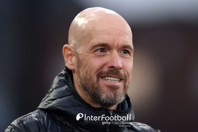 사진=게티 이미지/에릭 텐 하흐 감독이 맨체스터 유나이티드에서 경질됐다. 텐 하흐 감독은 바로 짐을 싸서 떠났다. 영국 매체 ‘미러’는 29일 “텐 하흐 감독은 맨유에서 경질된 후 차 뒷자리에 몸을 숨기고 네덜란드로 향했다”라고 보도했다.