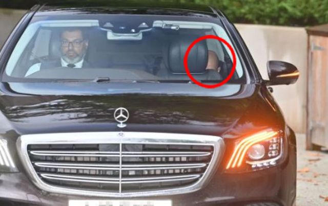 사진=미러/에릭 텐 하흐 감독이 맨체스터 유나이티드에서 경질됐다. 텐 하흐 감독은 바로 짐을 싸서 떠났다. 영국 매체 ‘미러’는 29일 “텐 하흐 감독은 맨유에서 경질된 후 차 뒷자리에 몸을 숨기고 네덜란드로 향했다”라고 보도했다.