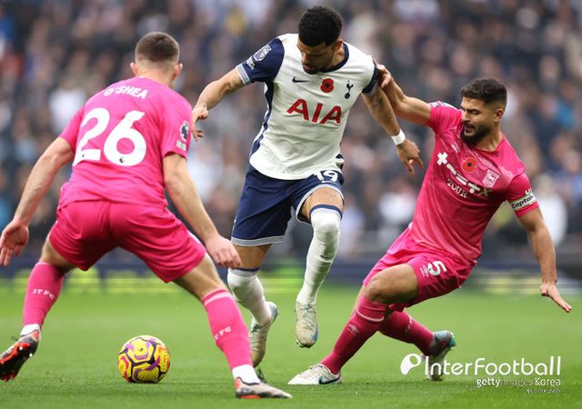 사진=게티 이미지/토트넘 훗스퍼는 10일 오후 11시(한국시간) 영국 런던에 위치한 토트넘 훗스퍼 스타디움에서 열린&nbsp;2024-25시즌 프리미어리그 11라운드에서 입스위치 타운에 0-2로 패배했다. 이로써 토트넘은 승점 16점(5승 1무 5패)으로 10위, 입스위치 타운은 승점 8점(1승 5무 5패)으로 17위가 됐다.