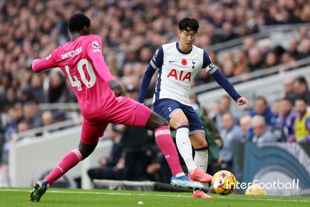 사진=게티 이미지/토트넘 훗스퍼는 10일 오후 11시(한국시간) 영국 런던에 위치한 토트넘 훗스퍼 스타디움에서 열린&nbsp;2024-25시즌 프리미어리그 11라운드에서 입스위치 타운에 0-2로 패배했다. 이로써 토트넘은 승점 16점(5승 1무 5패)으로 10위, 입스위치 타운은 승점 8점(1승 5무 5패)으로 17위가 됐다.