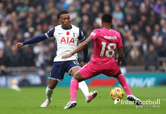 사진=게티 이미지/토트넘 훗스퍼는 10일 오후 11시(한국시간) 영국 런던에 위치한 토트넘 훗스퍼 스타디움에서 열린&nbsp;2024-25시즌 프리미어리그 11라운드에서 입스위치 타운에 0-2로 패배했다. 이로써 토트넘은 승점 16점(5승 1무 5패)으로 10위, 입스위치 타운은 승점 8점(1승 5무 5패)으로 17위가 됐다.