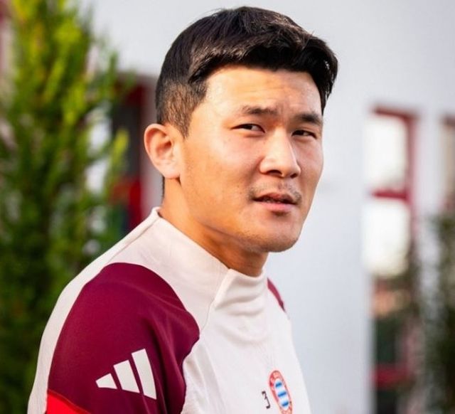 사진=MiaSanMia/‘빌트’는 김민재에게 평점 1점을 줬다. 양팀 최고 평점이었다. 그러면서 “김민재는 결정적인 순간에 강했다. 안정감이 넘쳤다”라고 밝혔다. ‘키커’는 평점 2점을 부여했고 이번에도 양팀 최고 평점이었다. ‘키커’는 “김민재는 수비에서 항상 기민헀다. 벤피카의 역습을 막아내는 데 중요한 역할을 했다. 김민재는 좋은 패스를 선보이기도 했다”라고 평가했다.