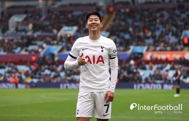 [사진=게티이미지] 과거 토트넘 훗스퍼에서 뛰었던 대런 벤트는 영국 '토크 스포츠'와 인터뷰를 통해&nbsp;"왜 아무 구단도 손흥민을 영입하지 않는지 모르겠다. 물론 7~8천만 파운드(약 1,180~1,350억 원)는 지불해야 할 것이다. 정말 대단한 선수다"라며 엄지를 치켜세웠다.