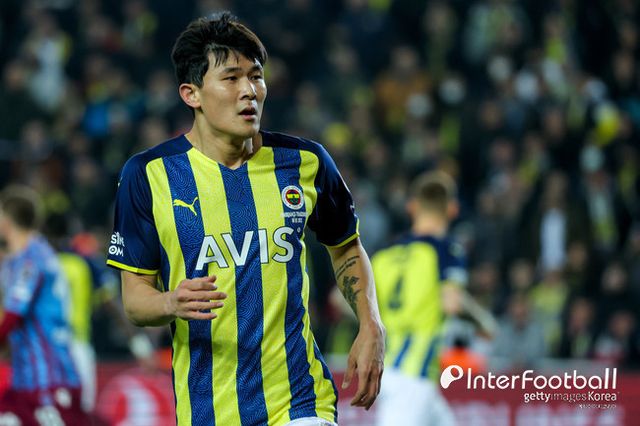 최근 바이에른 뮌헨 주전에서 밀린 김민재가 최근 맨체스터 유나이티드와 다시 연결됐다. 영국의 한 매체는 김민재가 맨유, 리버풀, 토트넘 훗스퍼를 비롯해 영국에서 많은 팬을 보유하고 있다고 조명했다. 실제 이적 가능성은 매우 희박하지만, 김민재를 향한 관심이 느껴지는 대목이다.[사진=게티 이미지]