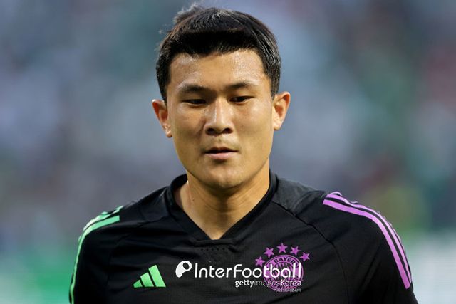 [사진=게티 이미지]&nbsp;이탈리아 매체 ‘가제타’는 22일(이하 한국시간) “인터밀란은 프란체스코 아체르비의 징계와 스테판 더 브레이의 부진으로 김민재를 영입하고 싶어 한다. 인터밀란의 김민재에 대한 관심은 페네르바체 시절으로 거슬러 올라간다. 그때부터 인터밀란의 스포츠 디렉터 피에로 아우실리오는 그를 주시했다”라고 보도했다.