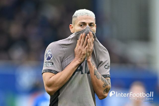 [사진=게티이미지]&nbsp;토트넘 훗스퍼는 3일 오전 0시 영국 런던에 위치한 토트넘 훗스퍼 스타디움에서 열린&nbsp;2023-24시즌 프리미어리그(PL) 27라운드에서 크리스탈 팰리스에 3-1로 승리했다. 이로써 토트넘은 15승 5무 6패(승점 50)로 리그 5위에, 팰리스는 7승 7무 13패(승점 28)로 리그 14위에 위치하게 됐다.