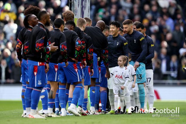 [사진=게티이미지]&nbsp;토트넘 훗스퍼는 3일 오전 0시 영국 런던에 위치한 토트넘 훗스퍼 스타디움에서 열린&nbsp;2023-24시즌 프리미어리그(PL) 27라운드에서 크리스탈 팰리스에 3-1로 승리했다. 이로써 토트넘은 15승 5무 6패(승점 50)로 리그 5위에, 팰리스는 7승 7무 13패(승점 28)로 리그 14위에 위치하게 됐다.