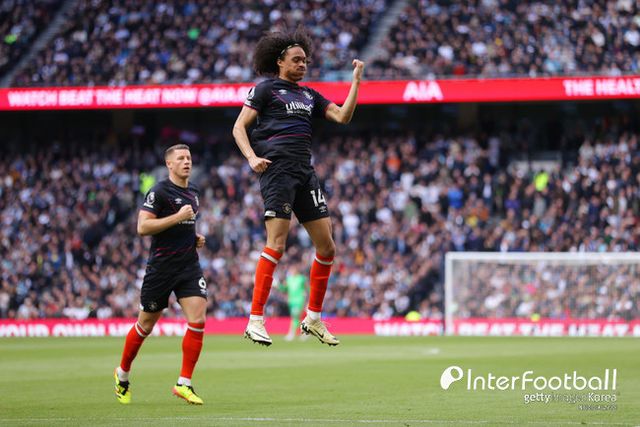 [사진=게티이미지] 엔제 포스테코글루 감독은 웨스트햄 유나이티드와의 맞대결을 앞두고 열린 사전 기자회견에서 '손흥민은 클럽을 위해 160골을 넣었다. 주장을 맡기기로 한 결정이 효과가 있었는가?'라는 질문에 대해&nbsp;"그를 주장으로 임명하는 것은 어려운 결정이 아니었다. 분명 다음 주장을 누구로 선정할지가 큰 결정이었다"고 밝혔다.