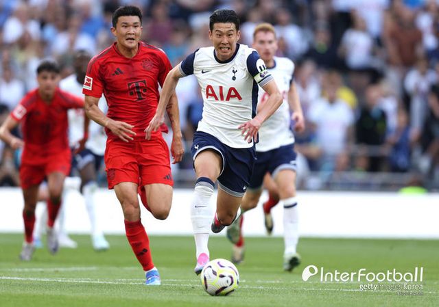 [사진=게티이미지] 스코틀랜드 국가대표 및 첼시, 셀틱 등에서 활약한&nbsp;크레이그 벌리는 'ESPN'과 인터뷰에서 "전방에 있는 모든 선수들은&nbsp;이 경기를 절대 질 수 없다고 느끼고 있는 것처럼 느껴졌다. 너무 쉽게 생각했다.&nbsp;거의 '우리가 이 팀을 너무 압도하고 있어서 두 번째 골은 반드시 나올 것이다'라는 거만함에 가까운 느낌이었다"고 비판했다.