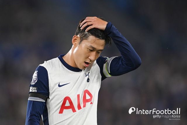 [사진=게티이미지] 스코틀랜드 국가대표 및 첼시, 셀틱 등에서 활약한&nbsp;크레이그 벌리는 'ESPN'과 인터뷰에서 "전방에 있는 모든 선수들은&nbsp;이 경기를 절대 질 수 없다고 느끼고 있는 것처럼 느껴졌다. 너무 쉽게 생각했다.&nbsp;거의 '우리가 이 팀을 너무 압도하고 있어서 두 번째 골은 반드시 나올 것이다'라는 거만함에 가까운 느낌이었다"고 비판했다.