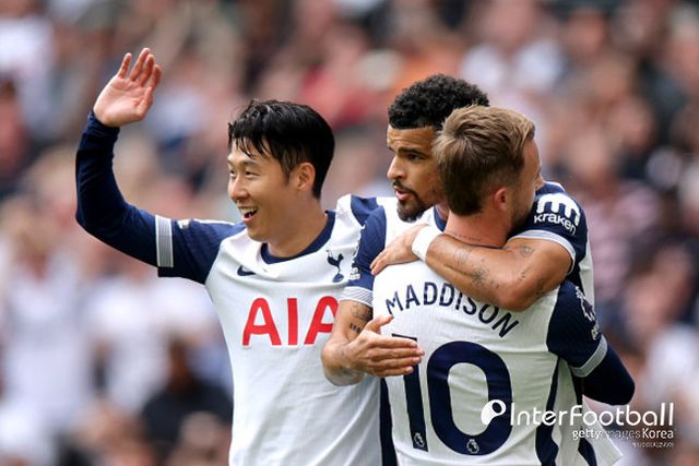 사진=게티 이미지/토트넘 팬 커뮤니티인 ‘훗스퍼 HQ’는 23일(한국시간) “전 토트넘 선수가 손흥민이 토트넘에서 끝났다는 논란의 여지가 있는 주장을 했다. 그는 토트넘 팬들은 대변하지 않는다”라고 전했다.