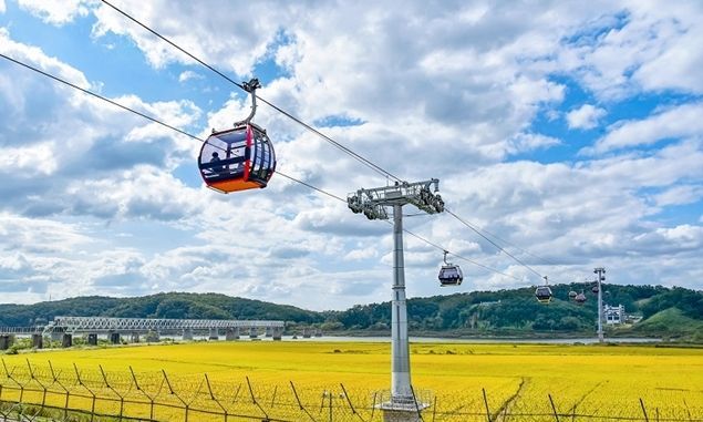 파주임진각평화곤돌라는 연휴기간 동안 80세 이상 무료 탑승과 3대가 함께 방문하는 경우 30% 할인된다.ⓒ파주시