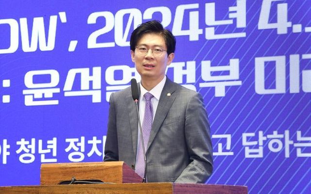 조정훈 시대전환 대표가 25일 오전 서울 여의도 CCMM빌딩에서 열린 2023 데일리안 폴리비전 포럼에서 축사하고 있다. ⓒ데일리안 방규현 기자