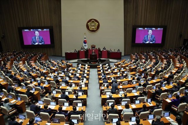윤석열 대통령이 31일 오전 국회 본회의장에서 내년도 정부 예산안에 대한 시정연설을 하고 있다. ⓒ데일리안 홍금표 기자