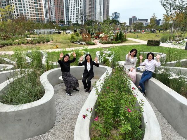 제11회 경기정원문화박람회는 ‘탄소중립, 광명에서 꽃피우다’를 주제로 기후 위기 극복과 탄소중립 실현이라는 지구적 과제에 대한 해법을 제시한다. ⓒ광명시 제공