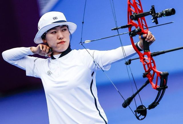 아시안게임 컴파운드 양궁 혼성 단체전 은메달을 획득한 소채원. ⓒ 뉴시스